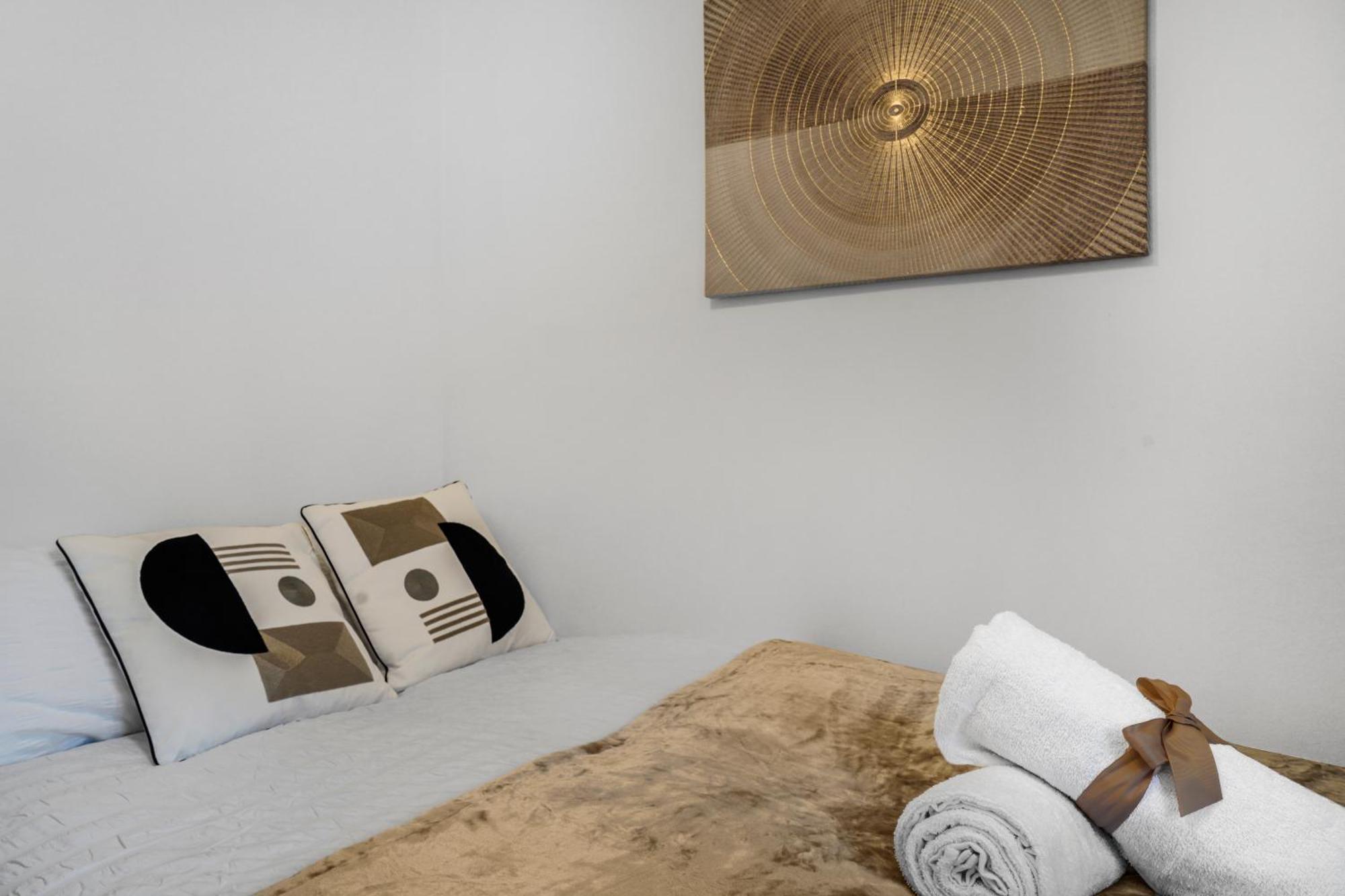 Station & Shops 3Min Walk I Heathrow 15 Mins I X2 Ensuites I Parking X2 Langley Marish Eksteriør bilde